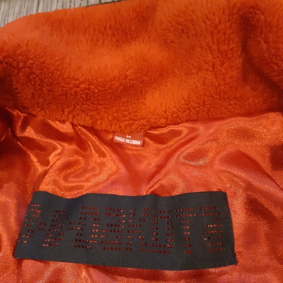 Red BB Dakota Puffer Vest with Faux Fur lining - Picture 7 of 7